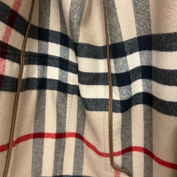 Burberry Womens Wool Toggle Coat - Picture 3 of 5